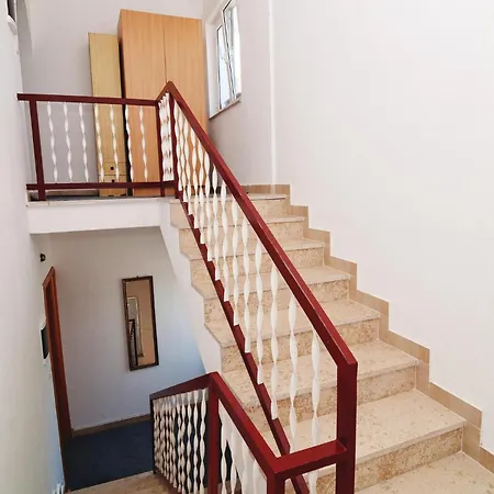 1 Bedroom Pet Friendly In Apartament Dinjiška